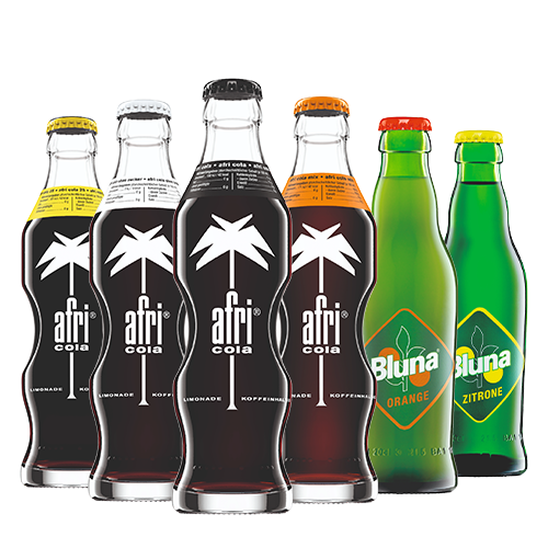 Verschiedene Sorten von afri Cola und Bluna stehen nebeneinander.